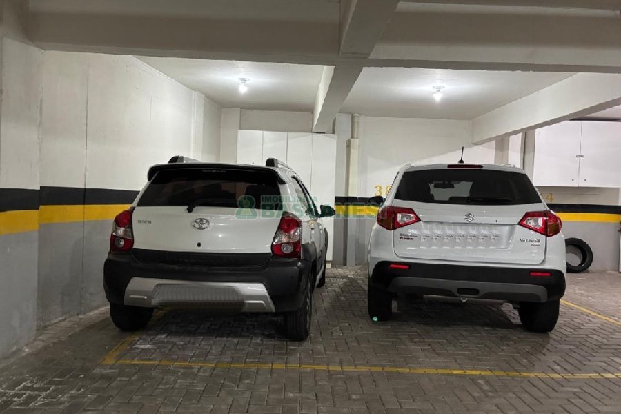 Apartamento com 85m², 2 dormitórios, 2 vagas, no bairro Sagrada Família em Caxias do Sul para Comprar