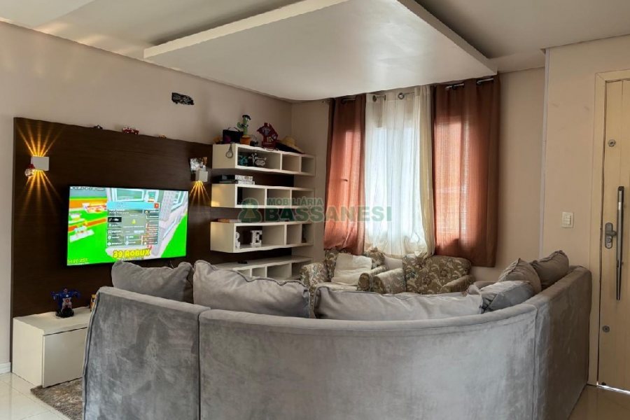 Casa Mobiliada com 180m², 3 dormitórios, 2 vagas, no bairro Desvio Rizzo em Caxias do Sul para Alugar