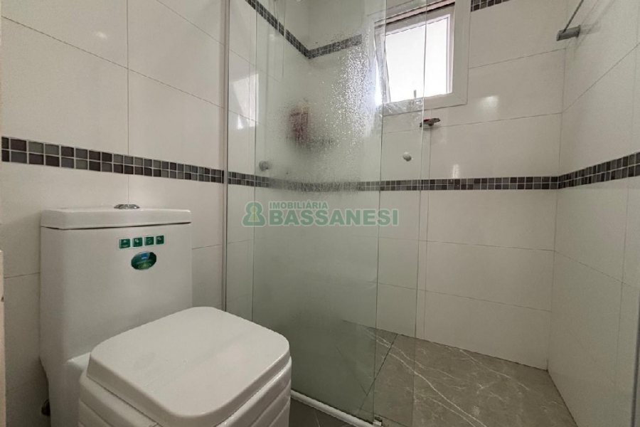 Casa Mobiliada com 180m², 3 dormitórios, 2 vagas, no bairro Desvio Rizzo em Caxias do Sul para Alugar