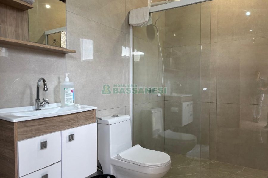 Casa Mobiliada com 180m², 3 dormitórios, 2 vagas, no bairro Desvio Rizzo em Caxias do Sul para Alugar