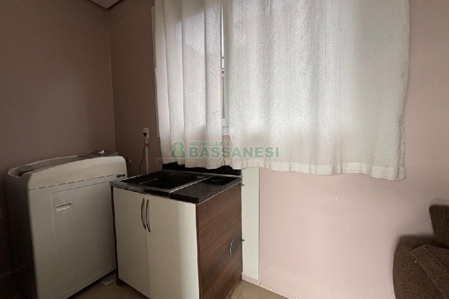 Casa Mobiliada com 180m², 3 dormitórios, 2 vagas, no bairro Desvio Rizzo em Caxias do Sul para Alugar