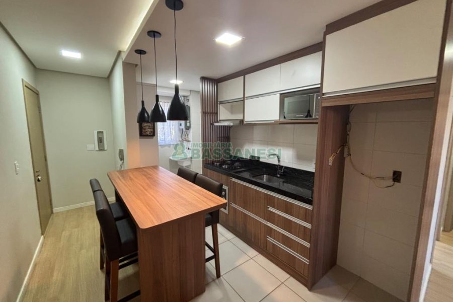 Apartamento com 56m², 2 dormitórios, 1 vaga, no bairro Jardim América em Caxias do Sul para Alugar