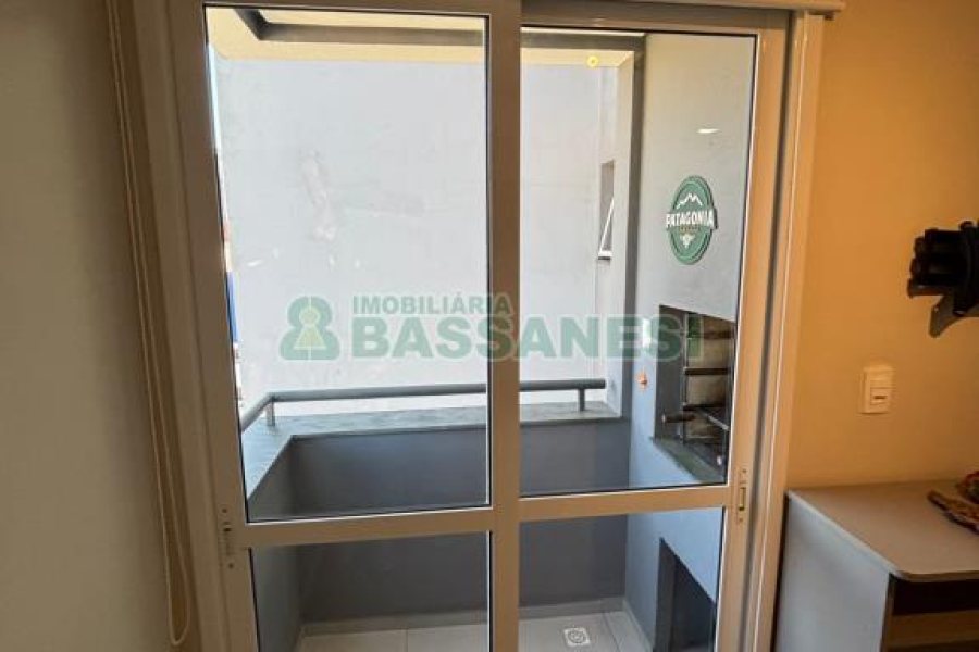 Apartamento com 56m², 2 dormitórios, 1 vaga, no bairro Jardim América em Caxias do Sul para Alugar