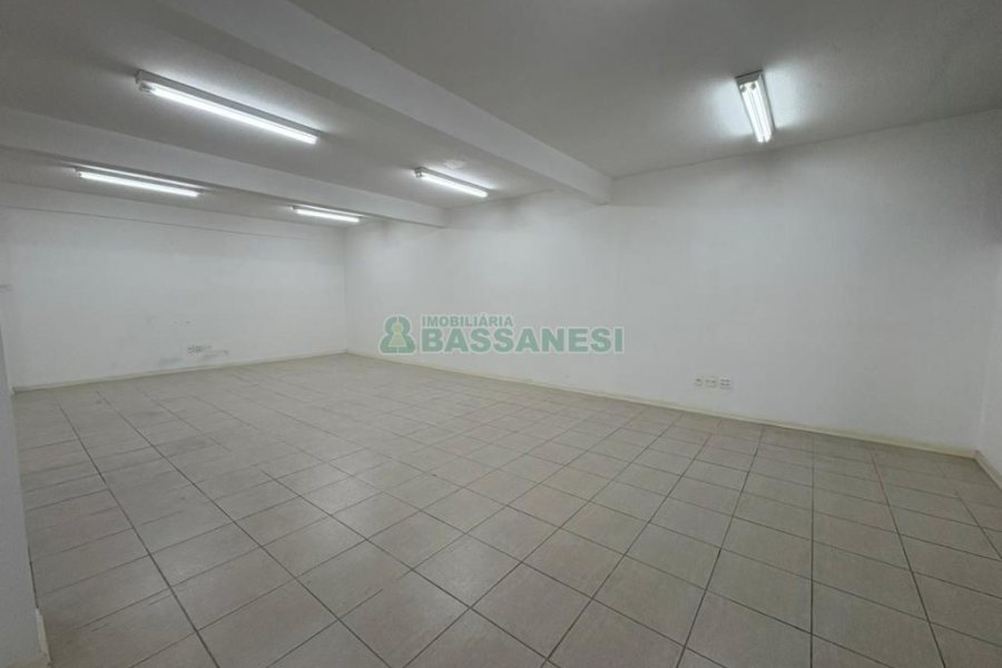 Loja com 487m², no bairro Villagio Iguatemi em Caxias do Sul para Alugar ou Comprar