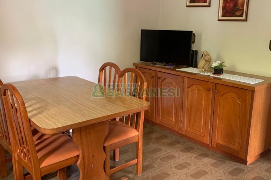 Casa com 266m², 3 dormitórios, 4 vagas, no bairro Panazzolo em Caxias do Sul para Comprar