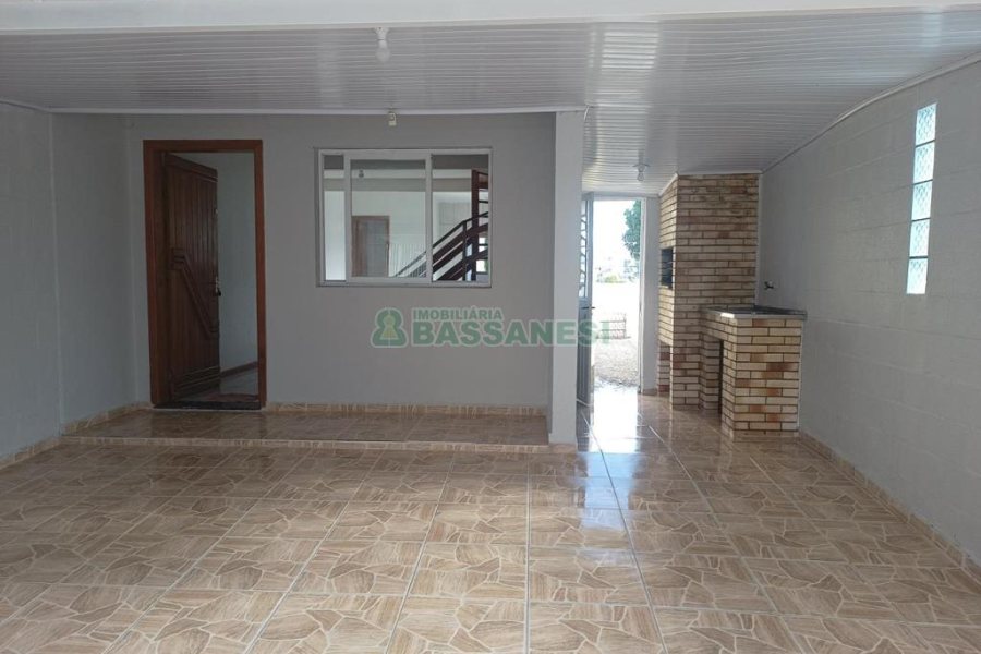 Sobrado com 62m², 2 dormitórios, 1 vaga, no bairro Santa Catarina em Caxias do Sul para Comprar