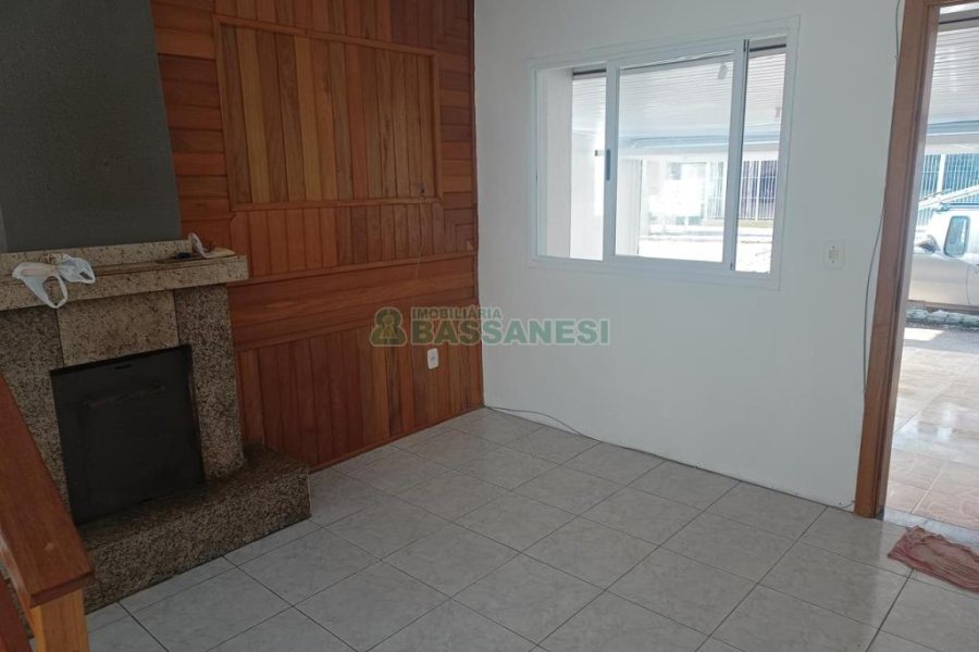 Sobrado com 62m², 2 dormitórios, 1 vaga, no bairro Santa Catarina em Caxias do Sul para Comprar
