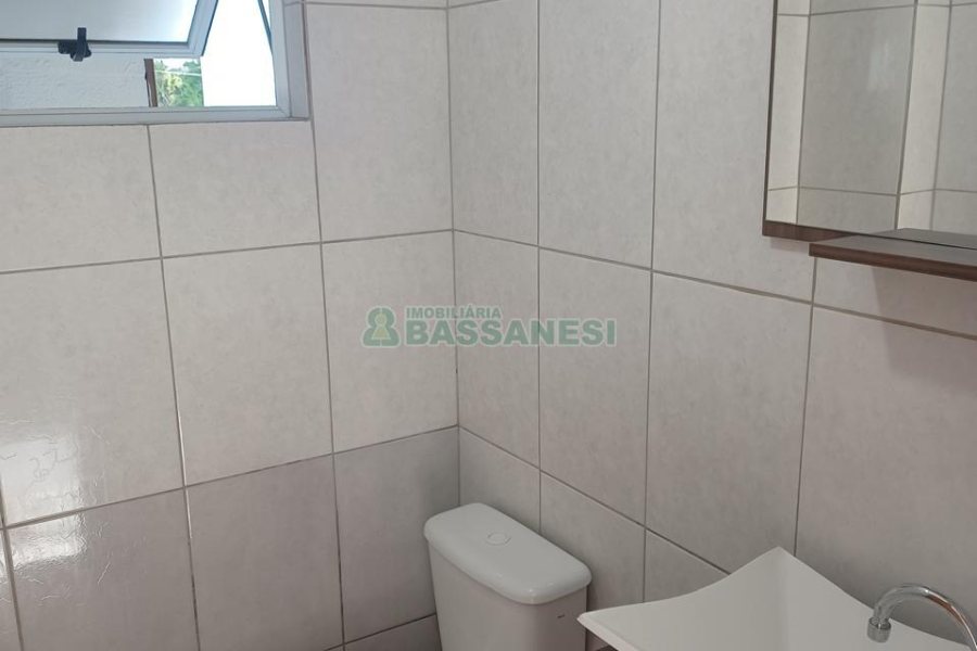 Sobrado com 62m², 2 dormitórios, 1 vaga, no bairro Santa Catarina em Caxias do Sul para Comprar