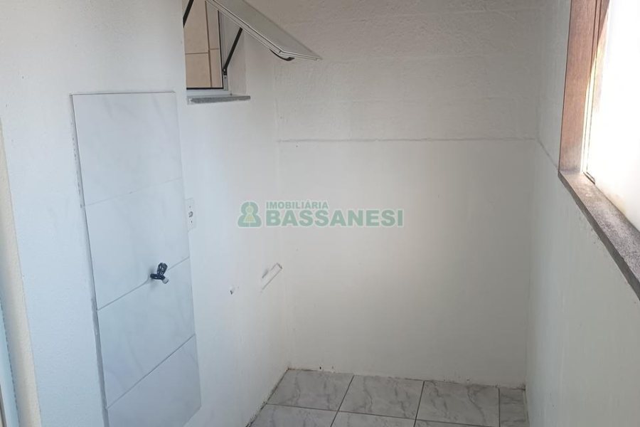Sobrado com 62m², 2 dormitórios, 1 vaga, no bairro Santa Catarina em Caxias do Sul para Comprar