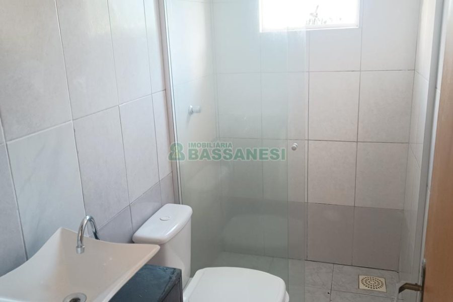 Sobrado com 62m², 2 dormitórios, 1 vaga, no bairro Santa Catarina em Caxias do Sul para Comprar