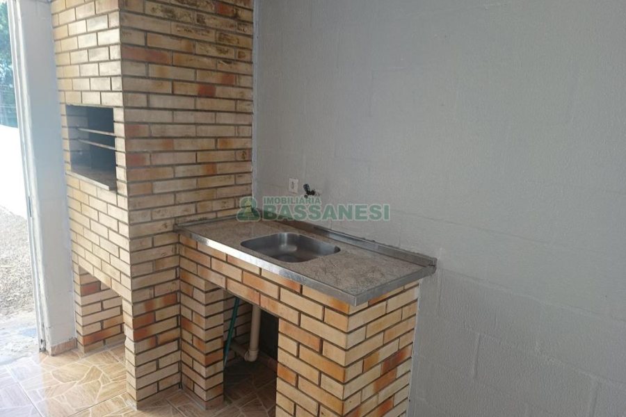 Sobrado com 62m², 2 dormitórios, 1 vaga, no bairro Santa Catarina em Caxias do Sul para Comprar