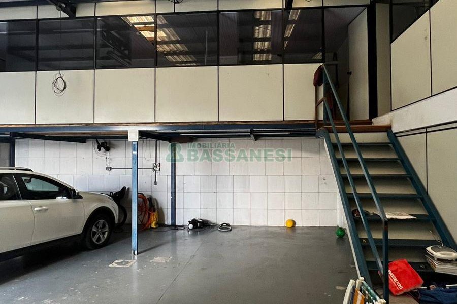 Predio com 321m², no bairro Presidente Vargas em Caxias do Sul para Comprar