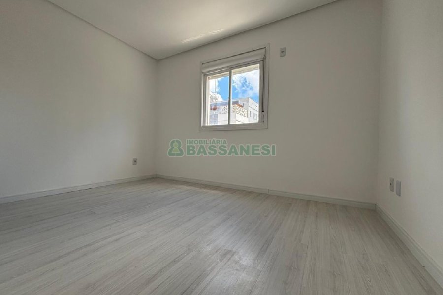 Apartamento com 81m², 2 dormitórios, 1 vaga, no bairro Nossa Senhora da Saúde em Caxias do Sul para Alugar