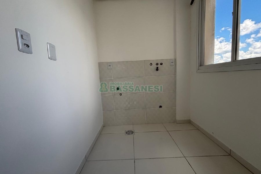 Apartamento com 81m², 2 dormitórios, 1 vaga, no bairro Nossa Senhora da Saúde em Caxias do Sul para Alugar