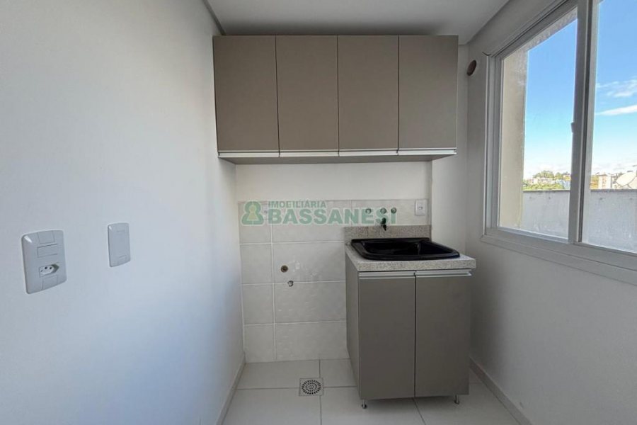 Apartamento com 81m², 2 dormitórios, 1 vaga, no bairro Nossa Senhora da Saúde em Caxias do Sul para Alugar