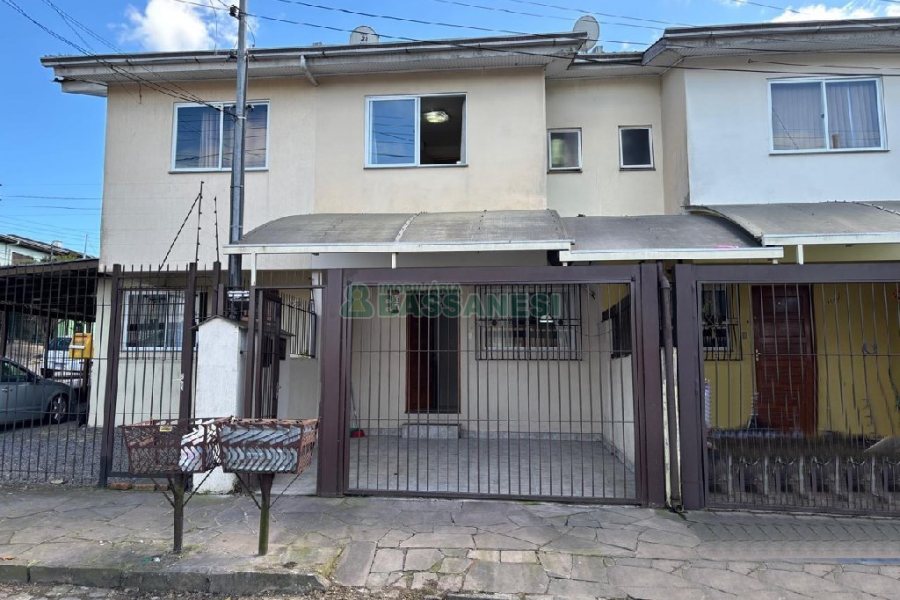 Casa Mobiliada com 78m², 3 dormitórios, 1 vaga, no bairro Bela Vista em Caxias do Sul para Alugar