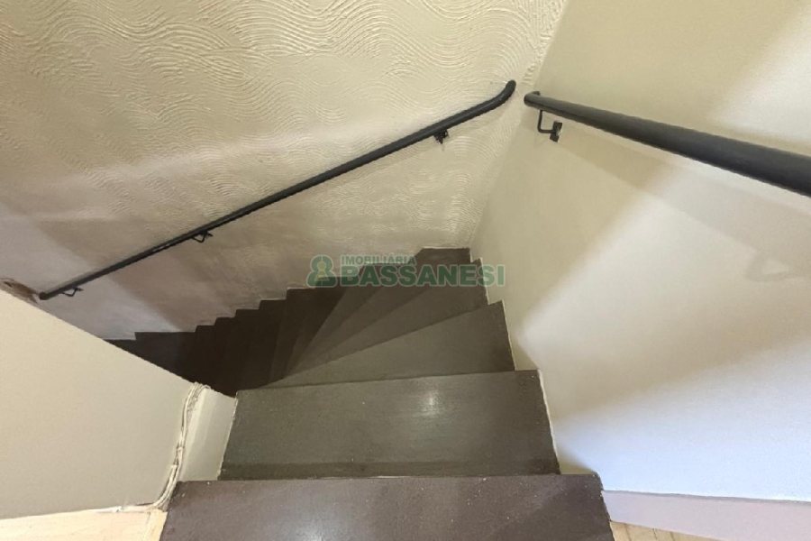 Casa Mobiliada com 78m², 3 dormitórios, 1 vaga, no bairro Bela Vista em Caxias do Sul para Alugar