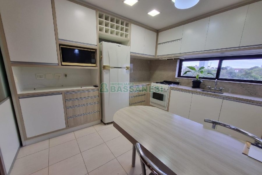 Apto Mobiliado com 200m², 3 dormitórios, 2 vagas, no bairro Medianeira em Caxias do Sul para Alugar