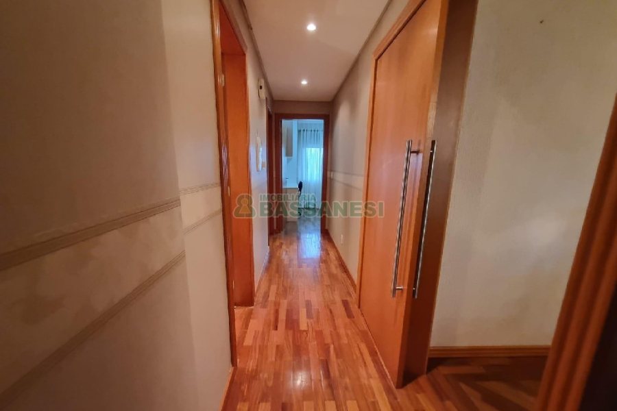 Apto Mobiliado com 200m², 3 dormitórios, 2 vagas, no bairro Medianeira em Caxias do Sul para Alugar