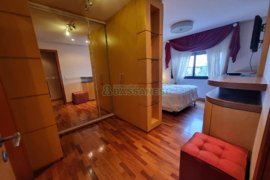 Apto Mobiliado com 200m², 3 dormitórios, 2 vagas, no bairro Medianeira em Caxias do Sul para Alugar