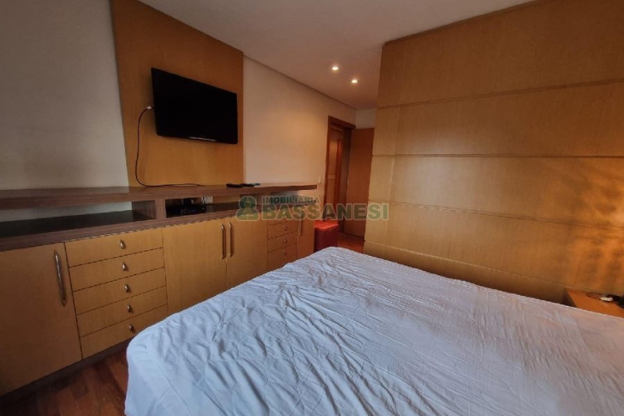 Apto Mobiliado com 200m², 3 dormitórios, 2 vagas, no bairro Medianeira em Caxias do Sul para Alugar