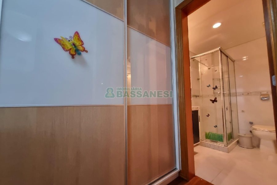 Apto Mobiliado com 200m², 3 dormitórios, 2 vagas, no bairro Medianeira em Caxias do Sul para Alugar