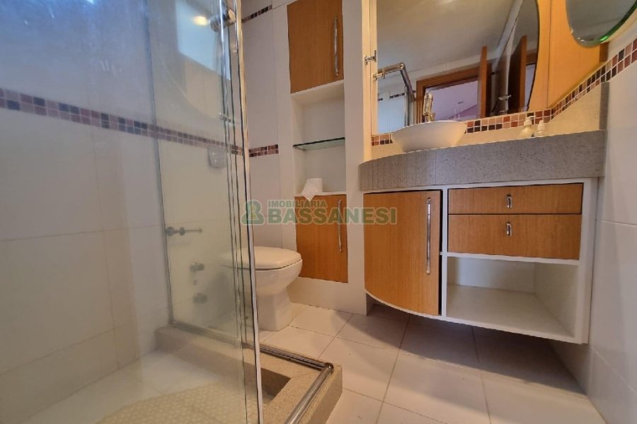 Apto Mobiliado com 200m², 3 dormitórios, 2 vagas, no bairro Medianeira em Caxias do Sul para Alugar