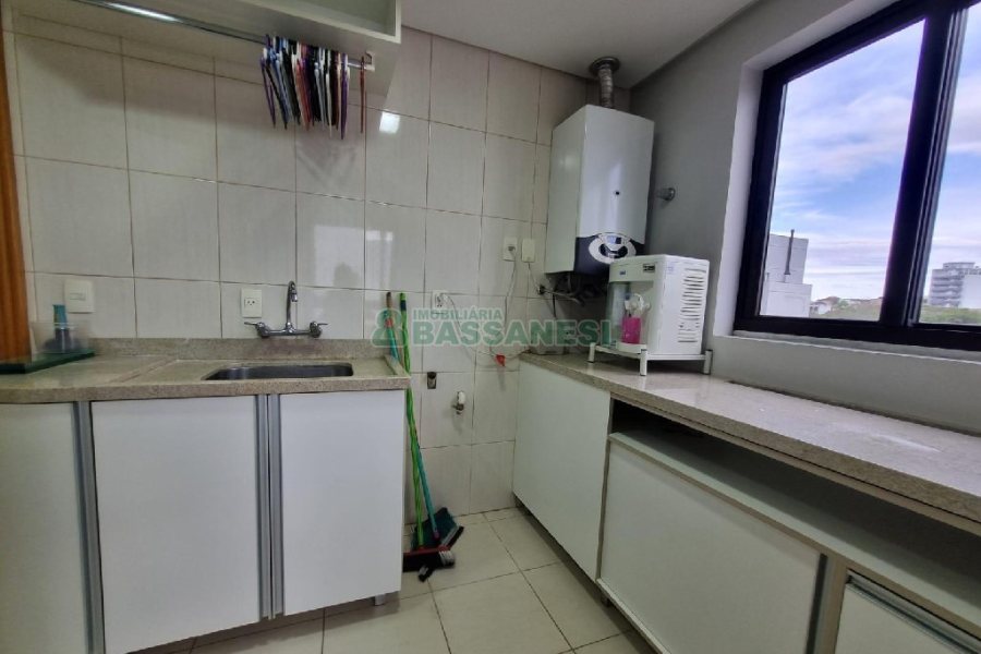 Apto Mobiliado com 200m², 3 dormitórios, 2 vagas, no bairro Medianeira em Caxias do Sul para Alugar