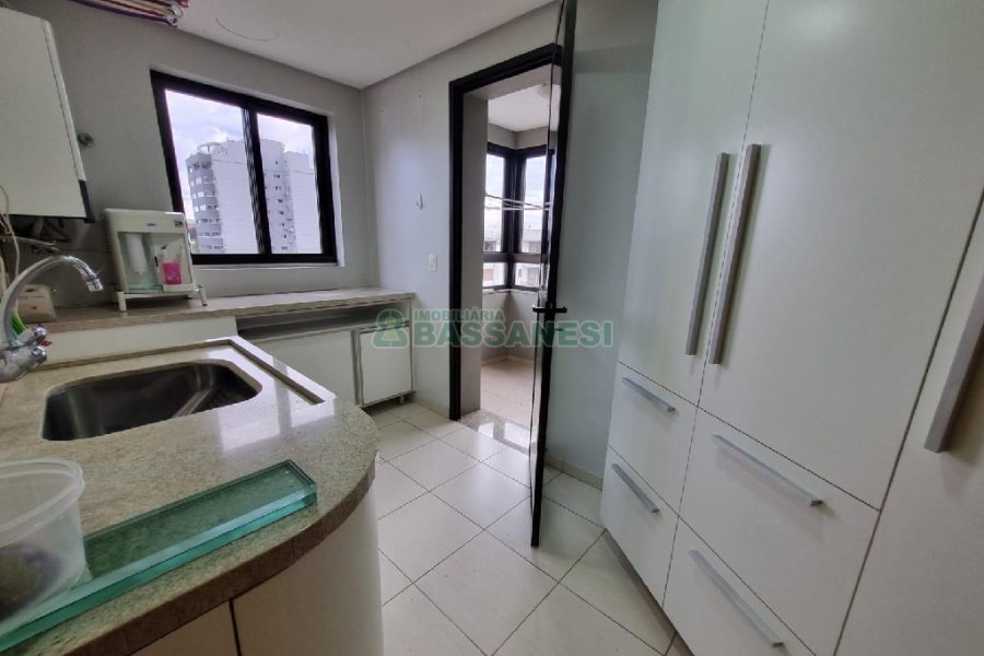 Apto Mobiliado com 200m², 3 dormitórios, 2 vagas, no bairro Medianeira em Caxias do Sul para Alugar