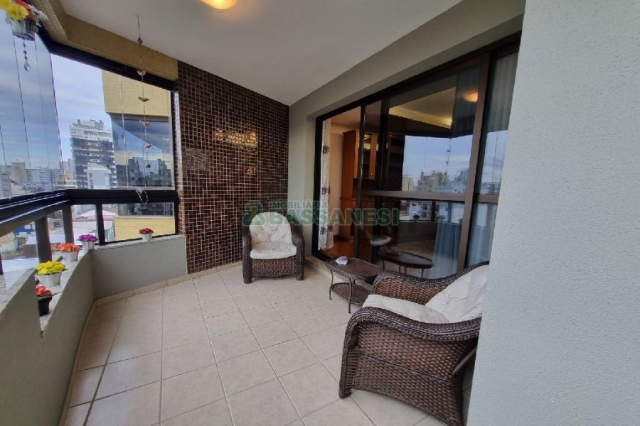 Apto Mobiliado com 200m², 3 dormitórios, 2 vagas, no bairro Medianeira em Caxias do Sul para Alugar