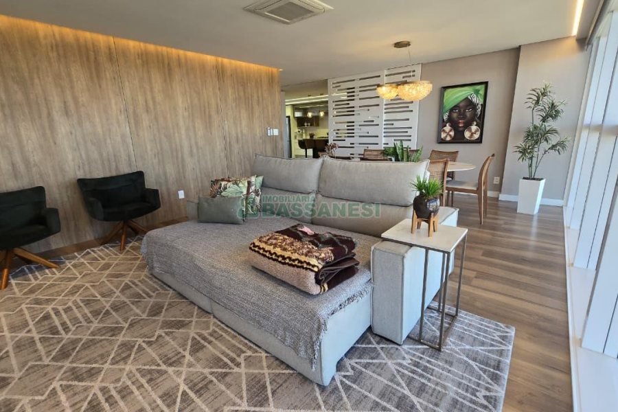 Apartamento com 178m², 3 dormitórios, 3 vagas, no bairro Centro em Caxias do Sul para Comprar