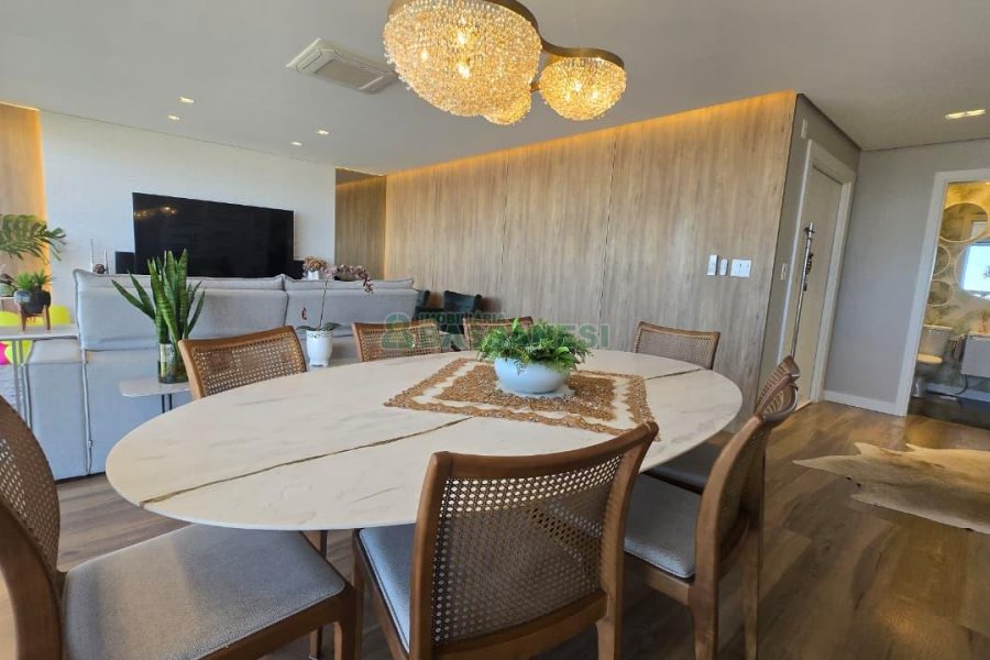 Apartamento com 178m², 3 dormitórios, 3 vagas, no bairro Centro em Caxias do Sul para Comprar