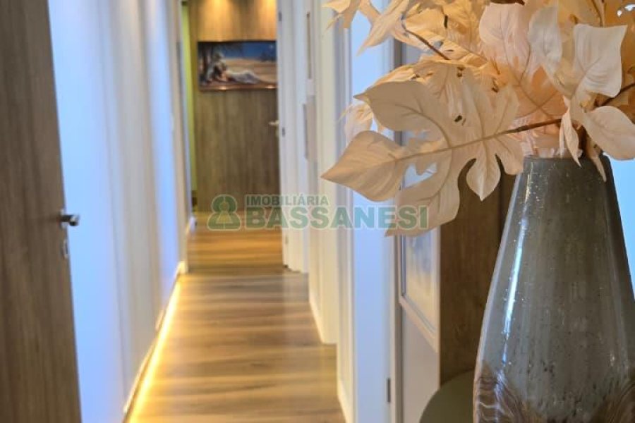 Apartamento com 178m², 3 dormitórios, 3 vagas, no bairro Centro em Caxias do Sul para Comprar