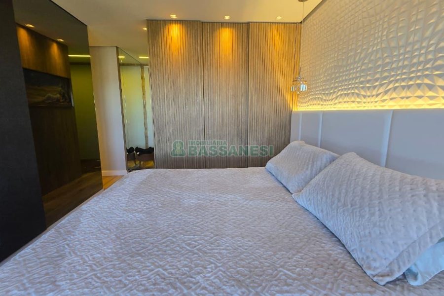 Apartamento com 178m², 3 dormitórios, 3 vagas, no bairro Centro em Caxias do Sul para Comprar