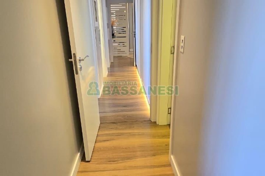 Apartamento com 178m², 3 dormitórios, 3 vagas, no bairro Centro em Caxias do Sul para Comprar