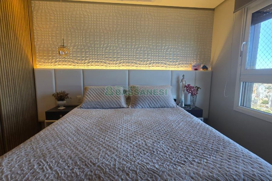 Apartamento com 178m², 3 dormitórios, 3 vagas, no bairro Centro em Caxias do Sul para Comprar