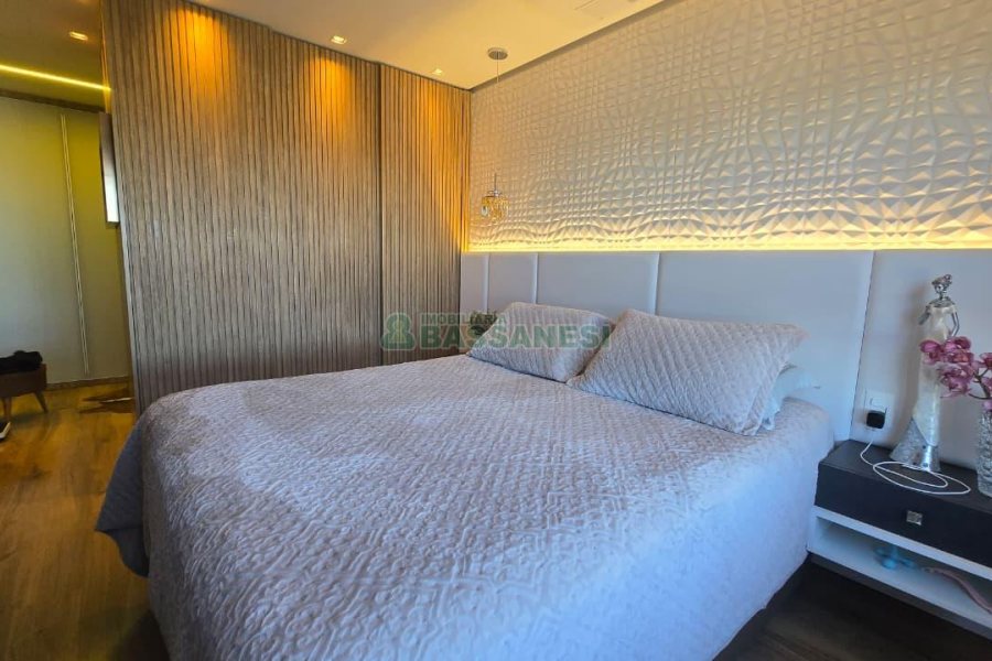 Apartamento com 178m², 3 dormitórios, 3 vagas, no bairro Centro em Caxias do Sul para Comprar