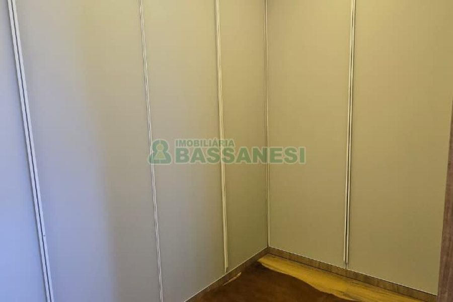 Apartamento com 178m², 3 dormitórios, 3 vagas, no bairro Centro em Caxias do Sul para Comprar