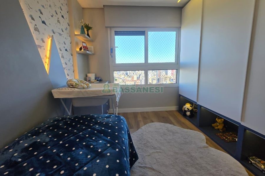 Apartamento com 178m², 3 dormitórios, 3 vagas, no bairro Centro em Caxias do Sul para Comprar