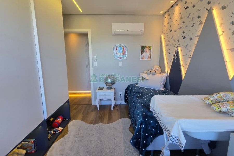 Apartamento com 178m², 3 dormitórios, 3 vagas, no bairro Centro em Caxias do Sul para Comprar