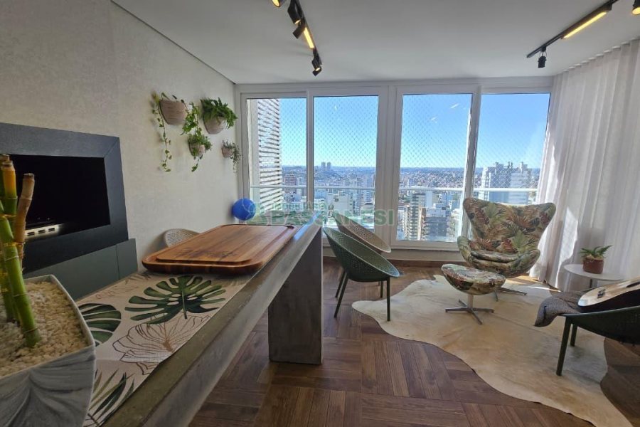 Apartamento com 178m², 3 dormitórios, 3 vagas, no bairro Centro em Caxias do Sul para Comprar