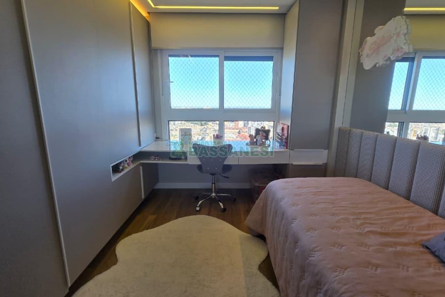 Apartamento com 178m², 3 dormitórios, 3 vagas, no bairro Centro em Caxias do Sul para Comprar