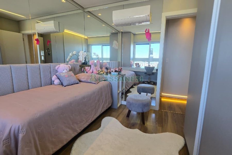 Apartamento com 178m², 3 dormitórios, 3 vagas, no bairro Centro em Caxias do Sul para Comprar