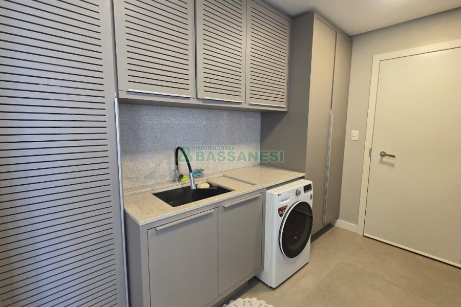Apartamento com 178m², 3 dormitórios, 3 vagas, no bairro Centro em Caxias do Sul para Comprar