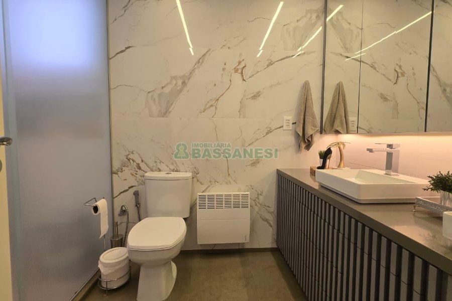 Apartamento com 178m², 3 dormitórios, 3 vagas, no bairro Centro em Caxias do Sul para Comprar