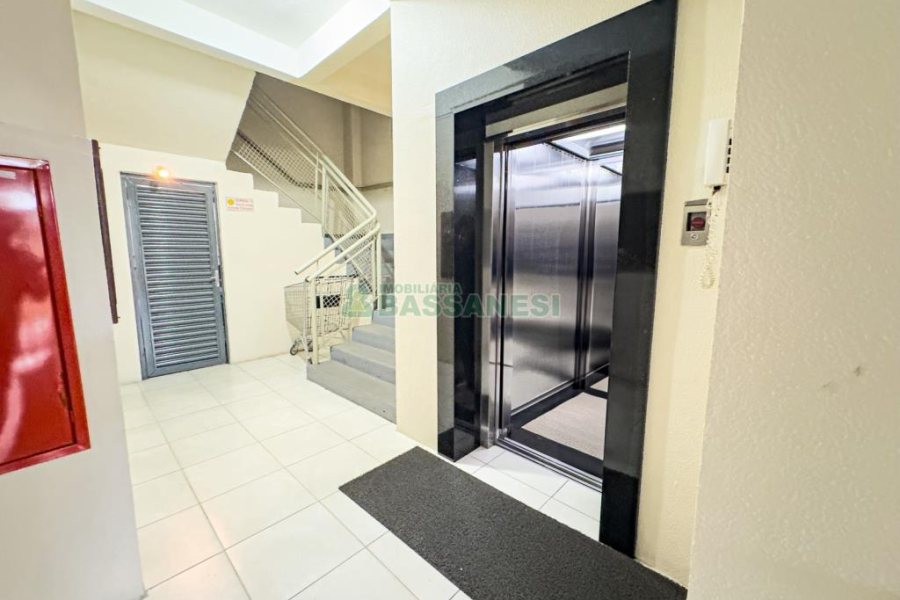 Apartamento com 52m², 2 dormitórios, 1 vaga, no bairro Desvio Rizzo em Caxias do Sul para Comprar