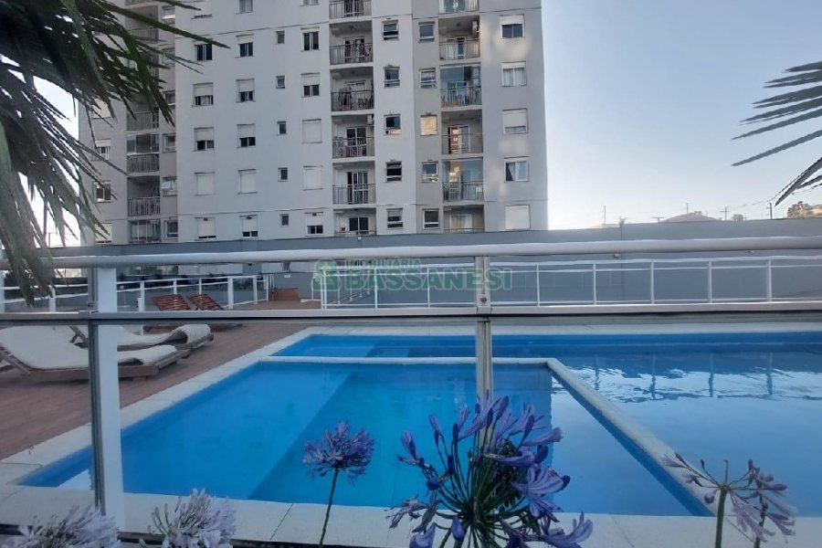 Apto Mobiliado com 55m², 2 dormitórios, 1 vaga, no bairro De Lazzer em Caxias do Sul para Alugar