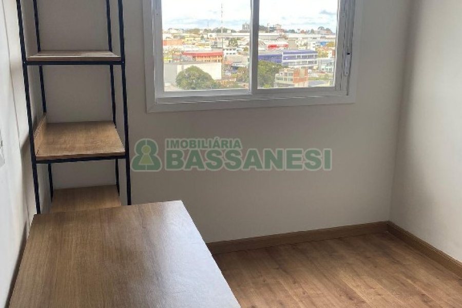 Apto Mobiliado com 55m², 2 dormitórios, 1 vaga, no bairro De Lazzer em Caxias do Sul para Alugar