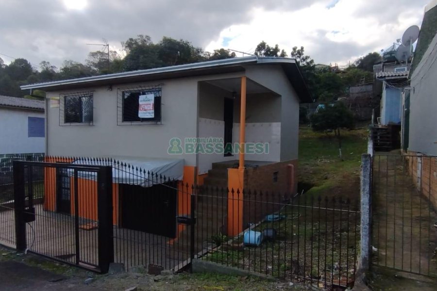 Casa com 100m², 2 dormitórios, 1 vaga, no bairro Nossa Senhora da Conceição em Caxias do Sul para Comprar