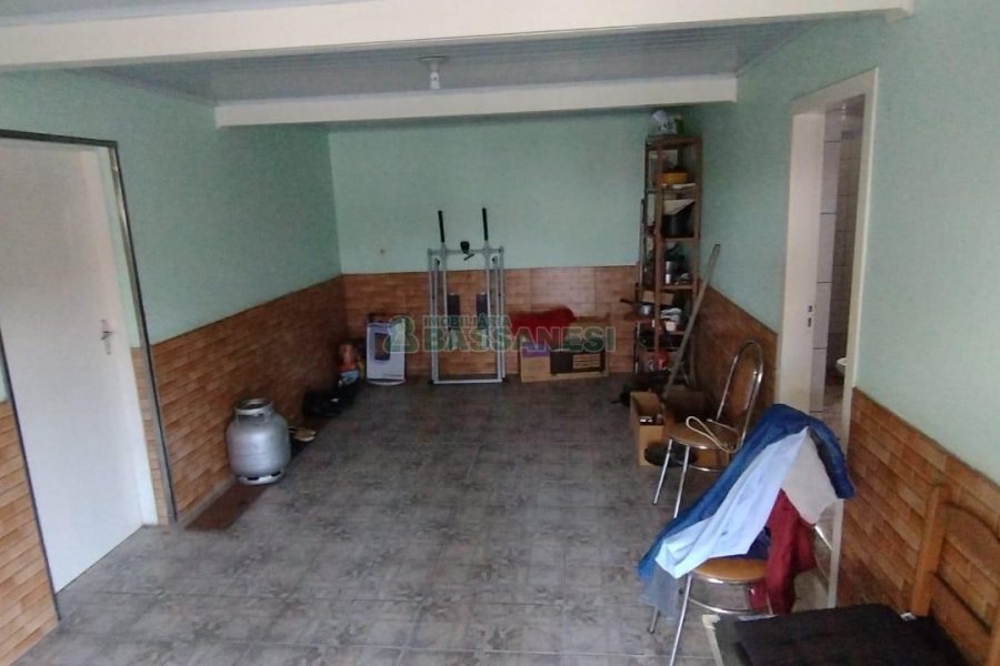Casa com 100m², 2 dormitórios, 1 vaga, no bairro Nossa Senhora da Conceição em Caxias do Sul para Comprar